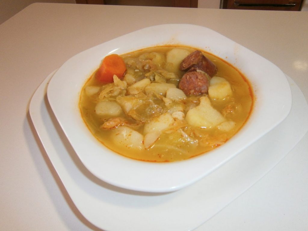 Receta de cazuela con repollo y salchichas (con chorizo)
