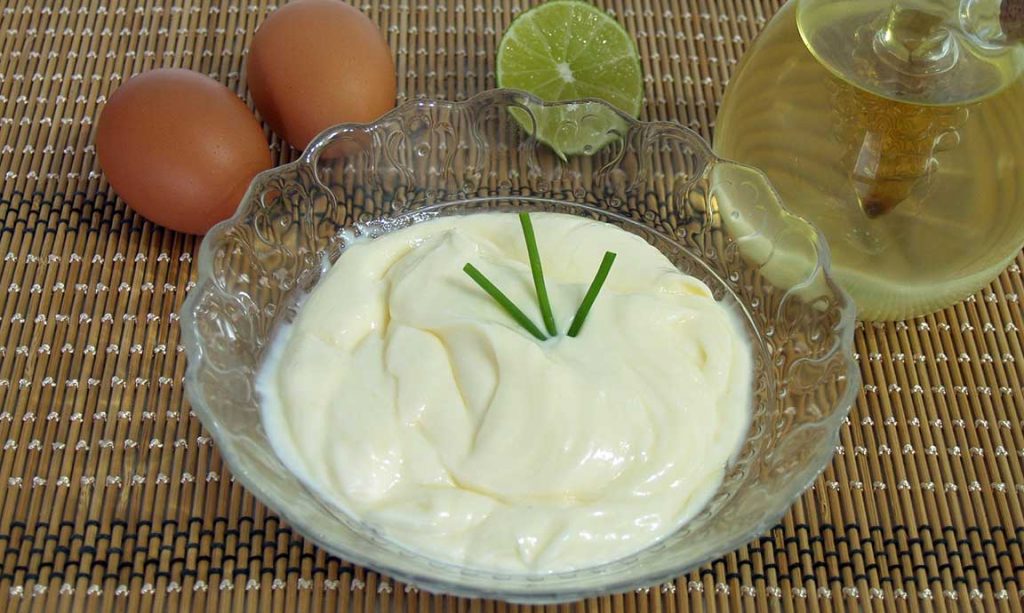 ¿Cómo hacer una mayonesa casera de chuparse los dedos?