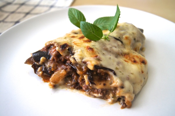 Cómo hacer una moussaka griega, el pastel de carne y berenjena más famoso del mundo 2 Pasos para preparar moussaka