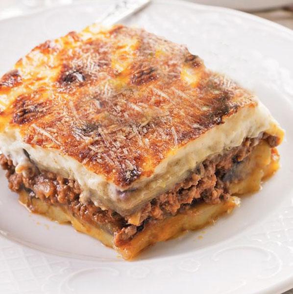 Cómo hacer una moussaka griega, el pastel de carne y berenjena más famoso del mundo 3 Tips para lograr una moussaka tradiciona