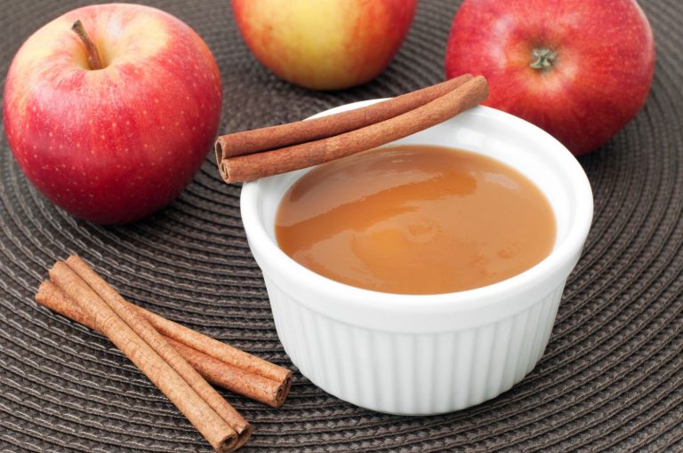 Cómo hacer una salsa de manzana deliciosa
