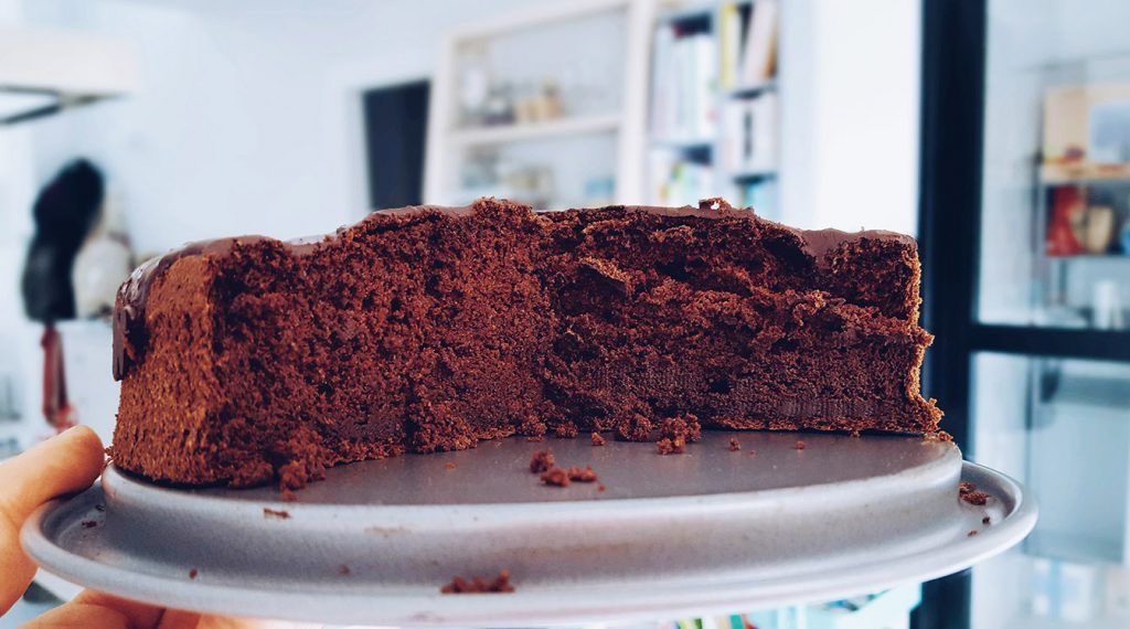 Cómo hacer una tarta de chocolate que solo tenga 100 calorías la ración 1 La gran tarta de sólo 100 calorías