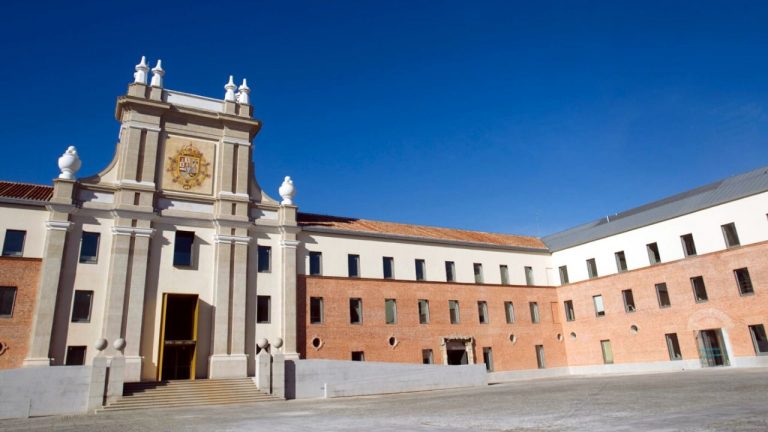 La primavera entra en Condeduque con obras de teatro, películas, exposición y música