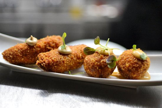 Croquetas: el truco del rebozado para que estén crujientes por fuera