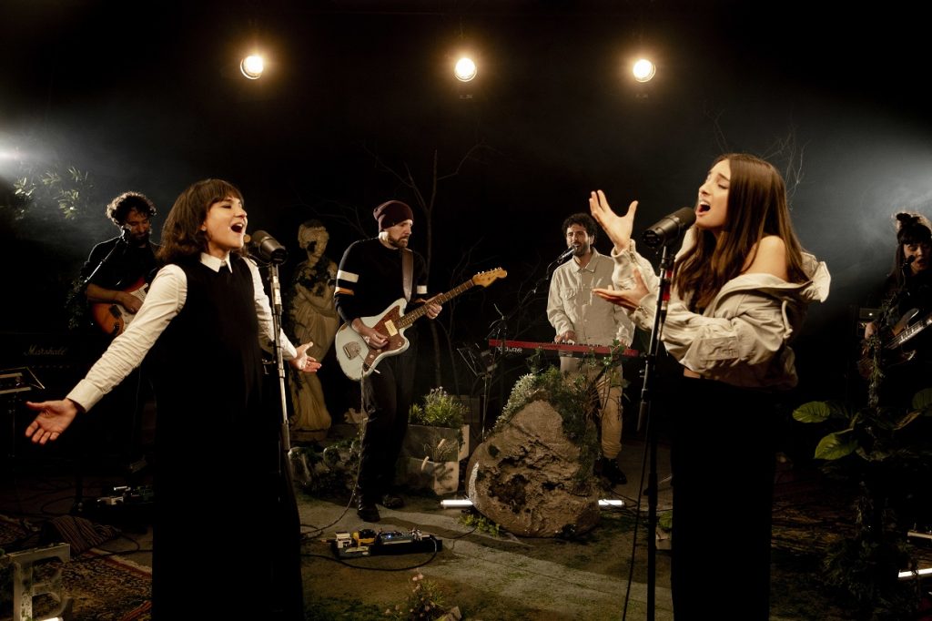 Amaral y Delaporte reivindican en 'Las Montañas' 5 Delaporte Amaral Las montanas 3