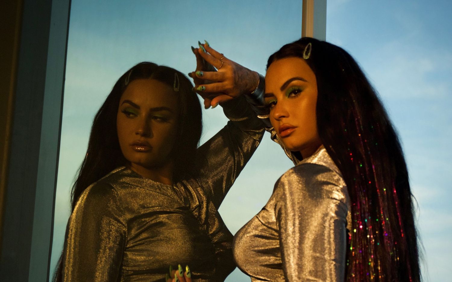 Demi Lovato Dancing with the devil 1