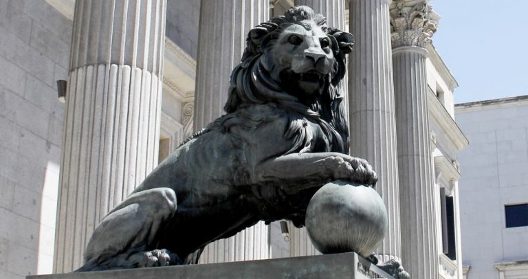 El Congreso da luz verde a la nueva ley que saca a los jueces del Registro Civil