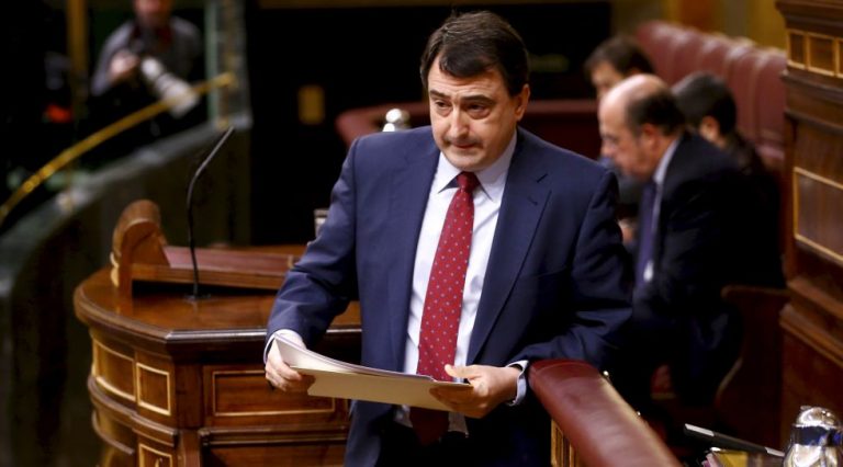 El PNV propone al Congreso derogar el recurso previo al TC