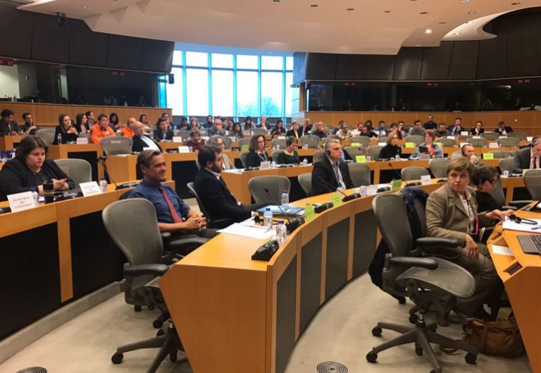 El Parlamento Europeo admite a trámite cinco solicitudes de amparo contra la Ley Celaá