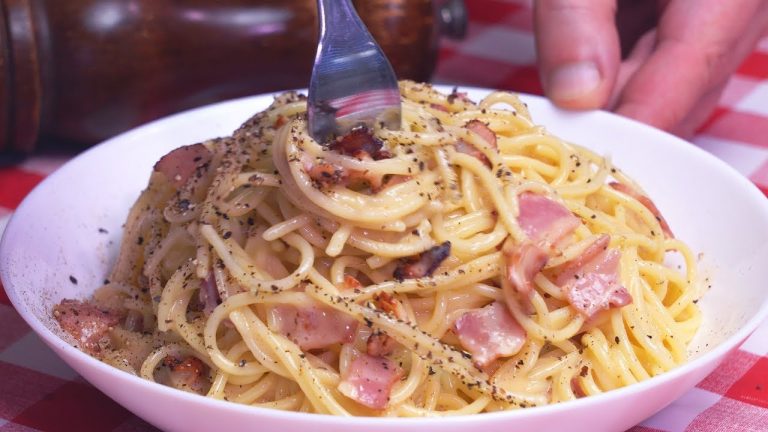 La receta de carbonara auténtica romana: sin nata, guanciale, yemas y pecorino