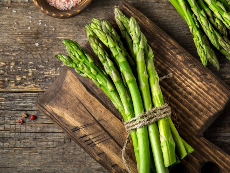 Espárragos cocidos: los trucos para que queden deliciosos