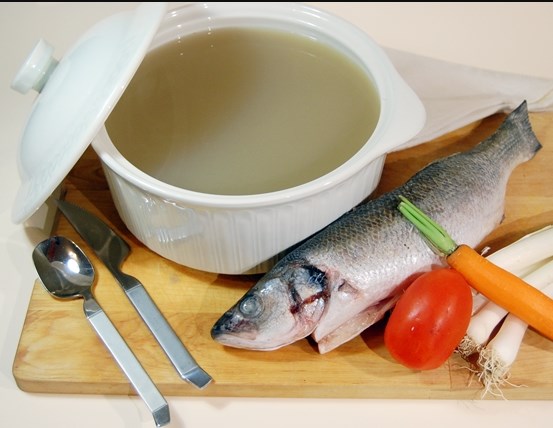 ¿Con que ingredientes se prepararan el fumet?