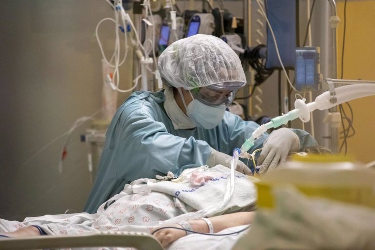 Los pacientes hospitalizados se reducen a 293 en Galicia