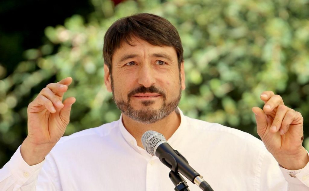 Carmelo Gómez se describe a sí mismo