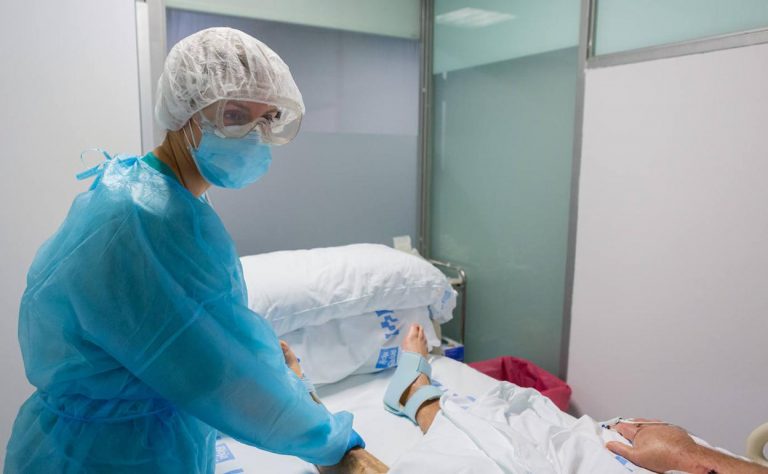 La Rioja registra un fallecido, bajan los casos activos y sube la presión asistencial