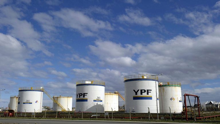 YPF duplica sus pérdidas en 2020 por la pandemia, hasta los 646 millones de euros