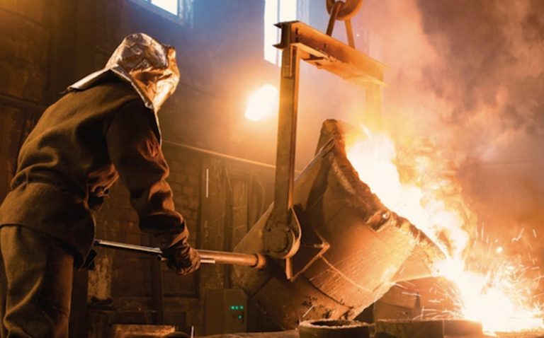 La producción de acero en España se desplomó un 18% en 2020