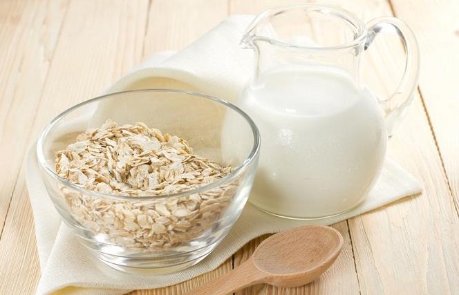 Ingredientes y pasos para preparar leche de avena