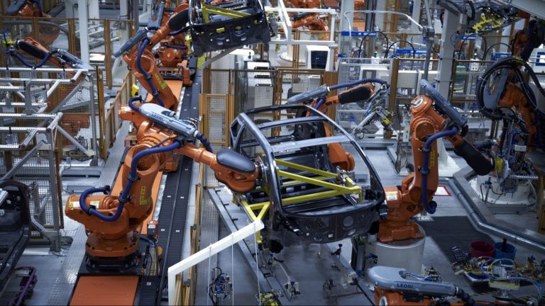 Los precios industriales suben un 0,8% en febrero y encadenan dos meses de ascensos