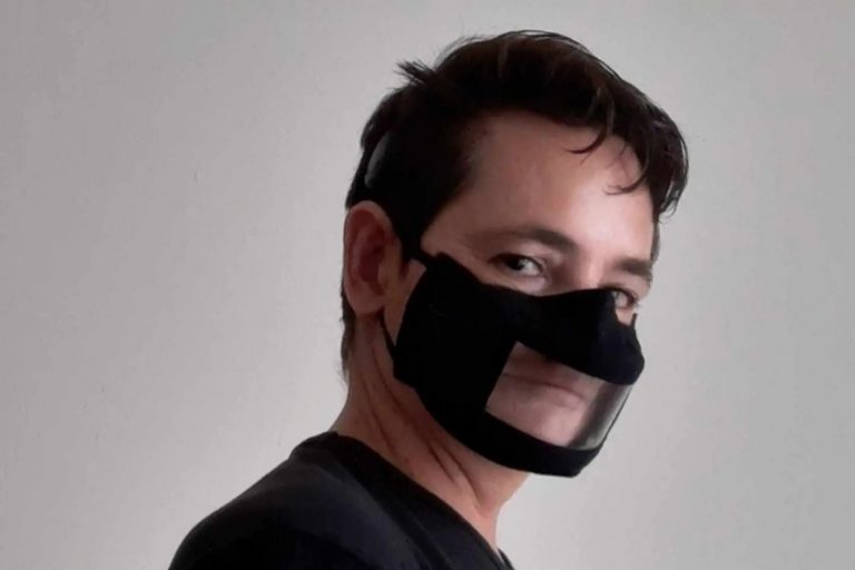 La Xunta comprará mascarillas adaptadas a las personas sordas tras su homologación