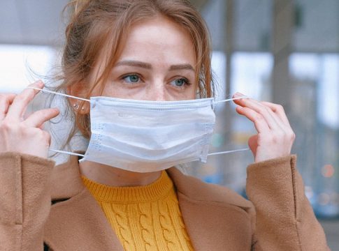 Mascarillas-y-alergia-al-polen-esta-es-la-mejor-que-puedes-usar-4