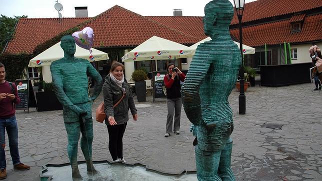 Monumentos PARA ADULTOS no vayas con niños a verlos 03