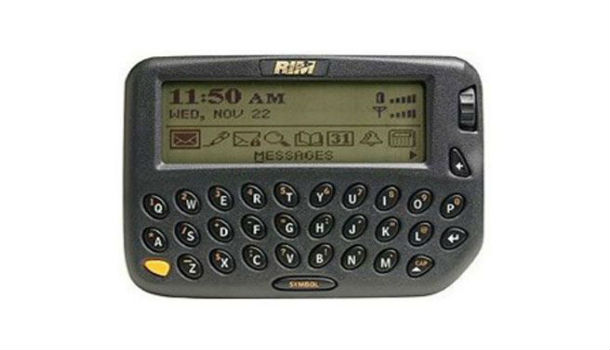 Móviles ladrillo olvidados por los que se paga un pastón 6 Móviles ladrillo olvidados por los que se paga un pastón 06