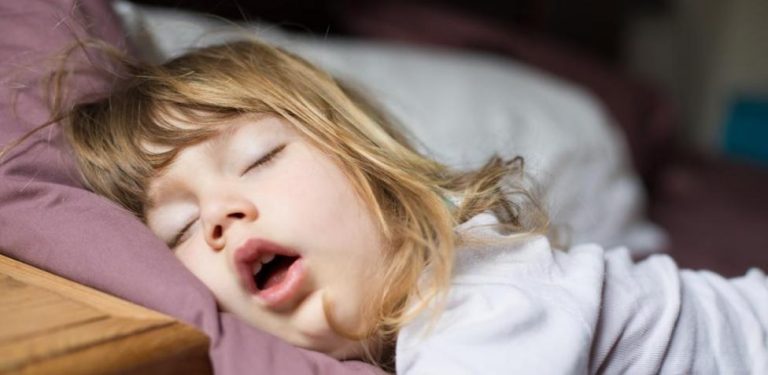 Cuatro de cada diez niños en España no duerme las horas recomendadas