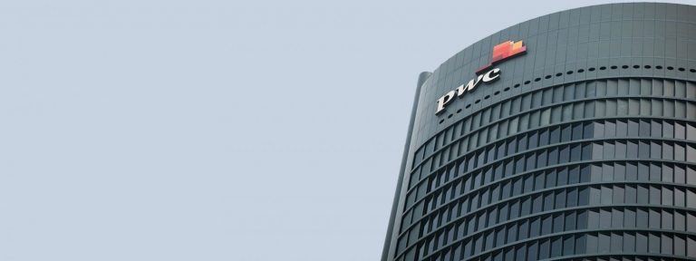 La banca debe afinar en la gestión de riesgos y considerar las fusiones para superar la crisis