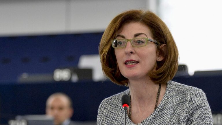 Cs insta a Bruselas a pedir explicaciones por la entrada de Policía para disolver fiestas