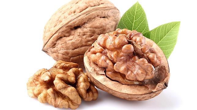 Pasta de nueces para reparar los muebles de madera