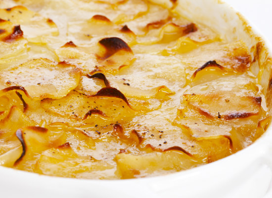Patatas gratinadas: Cómo conseguir que queden crujientes y tiernas por dentro 32 ¿Cómo prepara patatas gratinadas al horno?