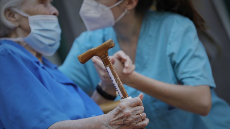 Patronales de residencias dan la enhorabuena a Belarra