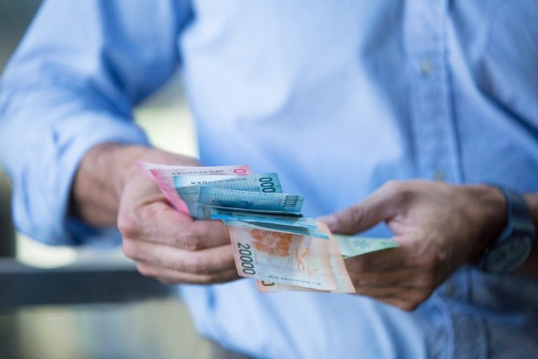 Pedir un crédito al consumo en España es el doble de caro que en Francia o Bélgica