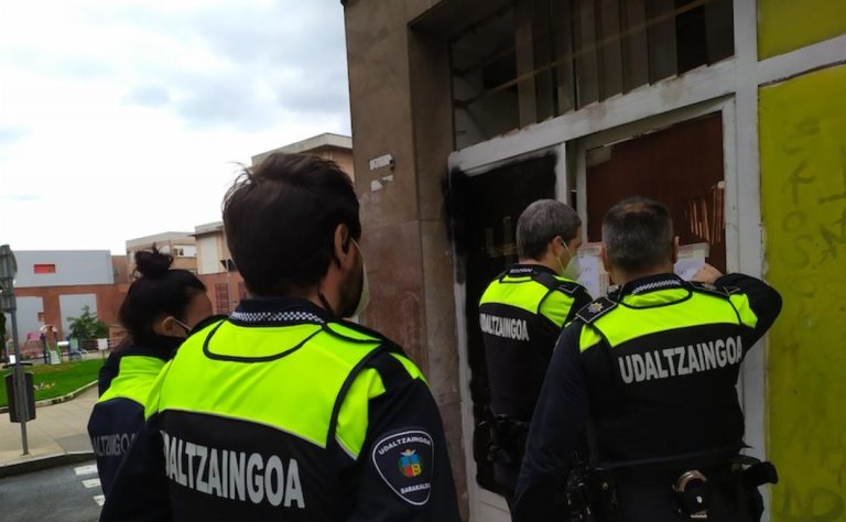 Desalojan y clausuran un pub en Barakaldo con 115 personas