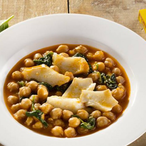 Potaje de garbanzos con bacalao: la receta que puedes montar en 5 minutos y preparar y menos de una hora