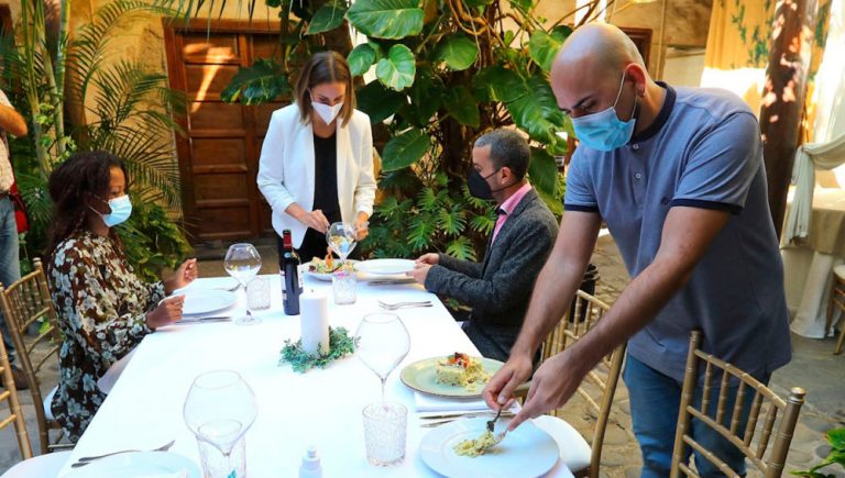 Ceuta prohíbe las reuniones de no convivientes en domicilios particulares