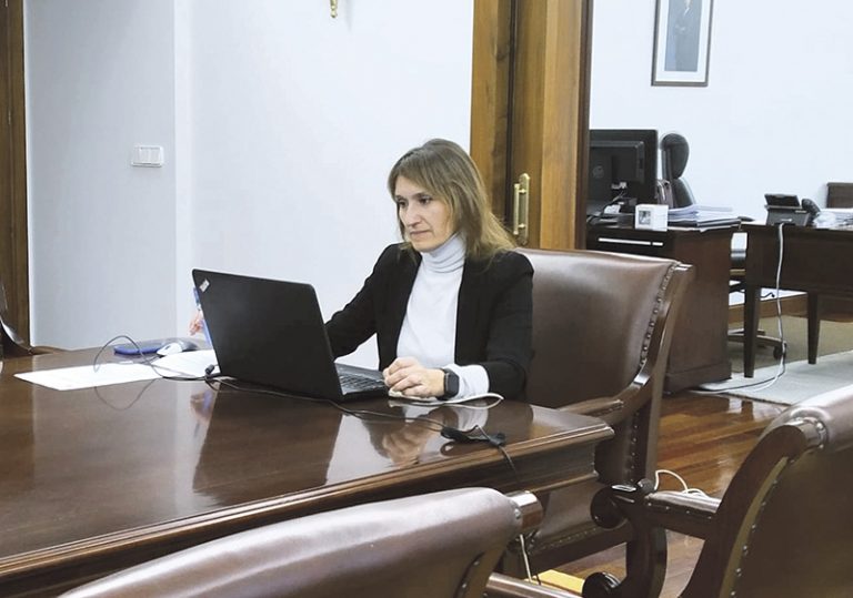 Castilla y León vota a favor de bajar el precio de master habilitantes