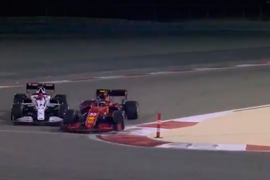 El pique de Alonso y Hamilton y otros que pudieron acabar en accidente 48 Sainz Raikkonen