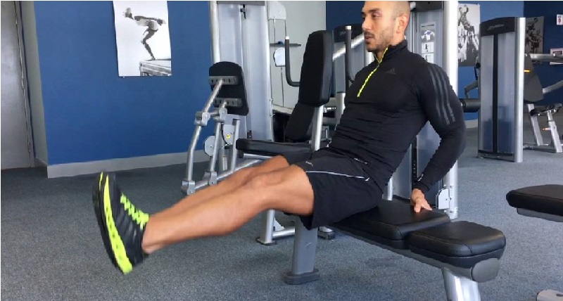 Segundo ejercicio -Elevación de piernas en banco