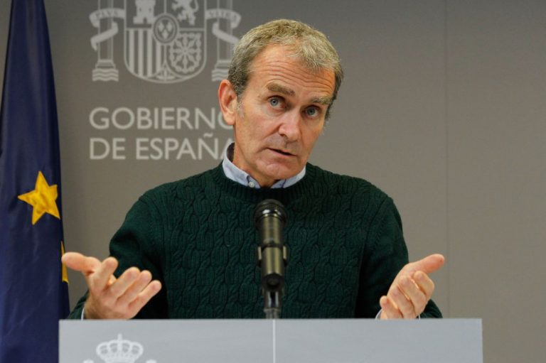 Simón, citado a comparecer sobre la aplicación del protocolo de vacunación en Murcia