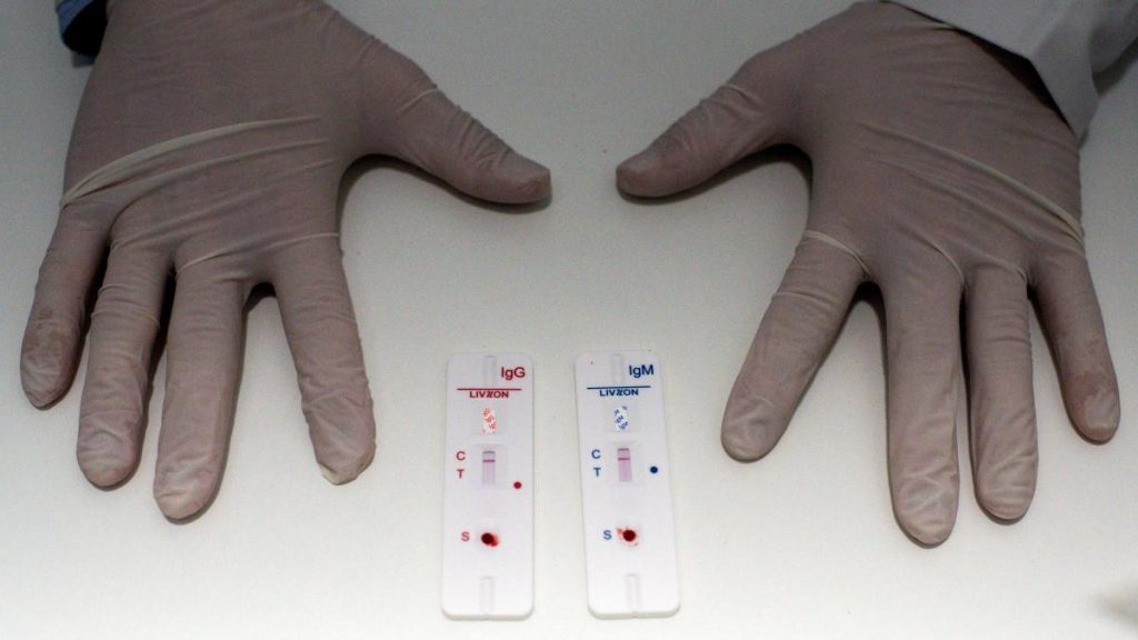 Tinder envía por correo el test