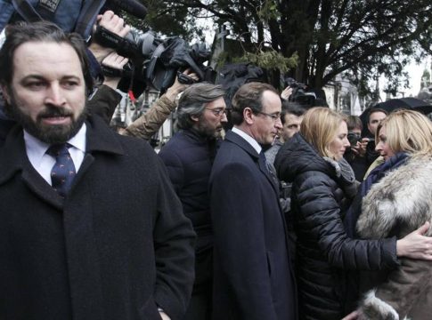 Vox sigue adelante con su querella contra Covite