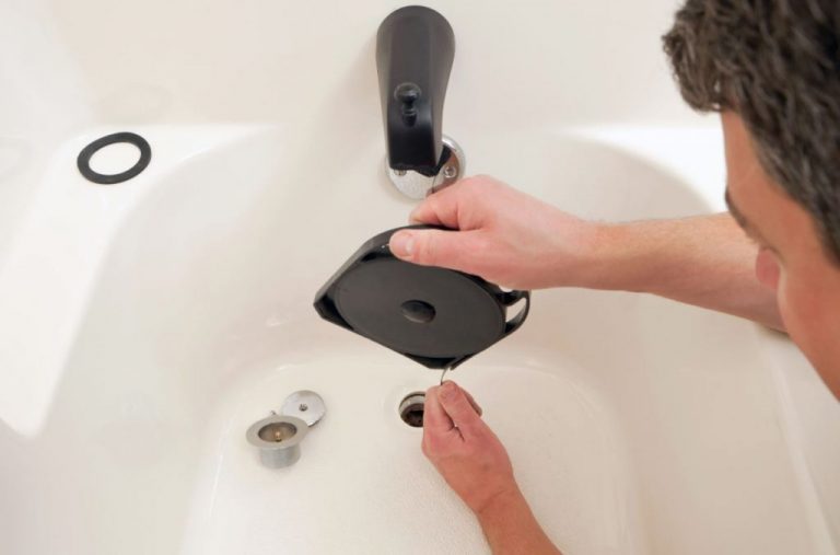 Cómo desatascar la bañera