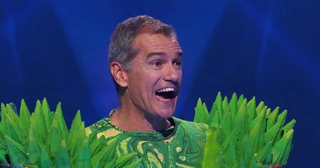 Que Toni Cantó se vistiera de 'Camaleón' en 'Mask Singer' quizá fuera un presagio.