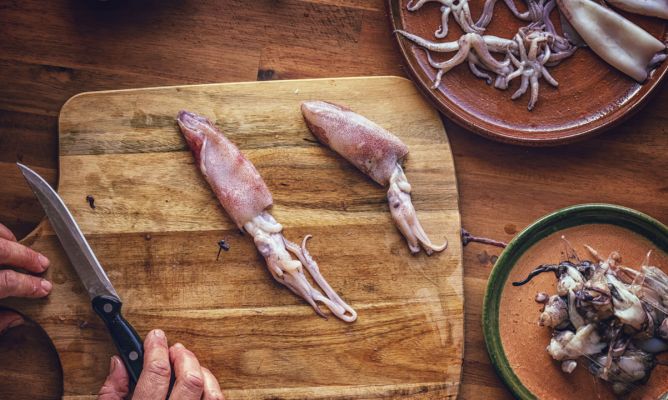 Calamares rellenos: la receta clásica para que te queden de escándalo 68 Paso a paso para la limpieza