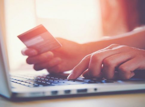 compradores en Internet Seis de cada diez personas en todo el mundo son usuarias de Internet