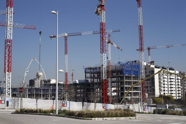 La compraventa de viviendas cayó casi un 15% en 2020