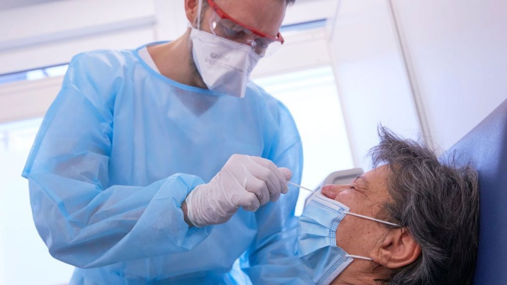 Todos los secretos sobre la potente vacuna intranasal ‘made in Spain’ que prepara el CSIC 16 Estas vacunas del CSIC se administrarían por vía intranasal.