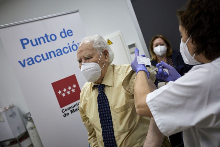 CSIF traslada a Muface las quejas de funcionarios jubilados que no han sido vacunados